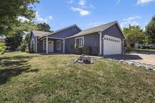 1470 Setter Dr in Redding, CA - Building Photo