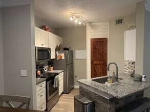 1300 Park West Blvd, Unit 119 in Mount Pleasant, SC - Building Photo - Building Photo