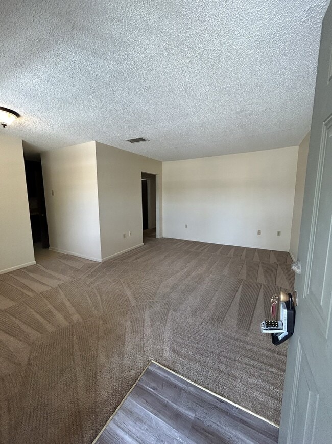 215 Darsey Rd in Hinesville, GA - Building Photo - Building Photo