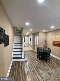 207 E Cambria St photo'