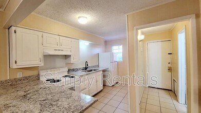 400 Bill Bradford Rd in Sulphur Springs, TX - Foto de edificio - Building Photo