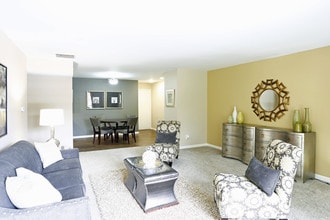 Canterbury Green in Fort Wayne, IN - Building Photo - Interior Photo