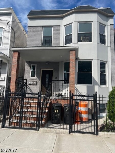 71 Irving St in Newark, NJ - Building Photo