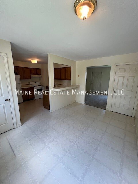 53 Valley View Ln-Unit -C in Bangor, ME - Building Photo