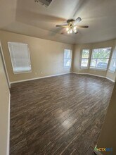 1301 Fieldcrest in New Braunfels, TX - Building Photo - Building Photo