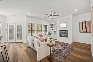 6501 Columbia Oaks Ct in Austin, TX - Building Photo