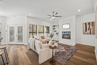 6501 Columbia Oaks Ct in Austin, TX - Building Photo - Building Photo