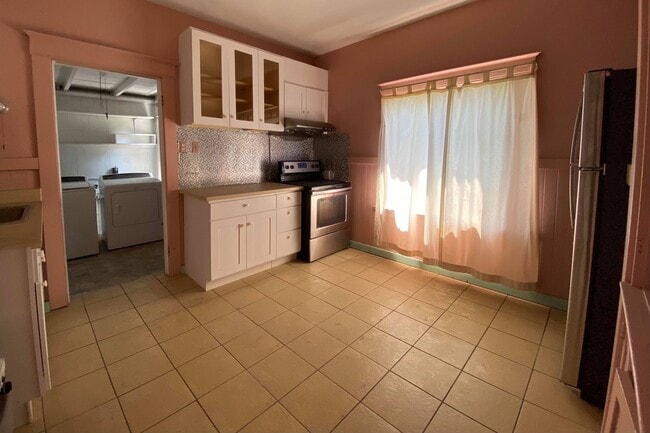 2149 Russell St, Unit 2149