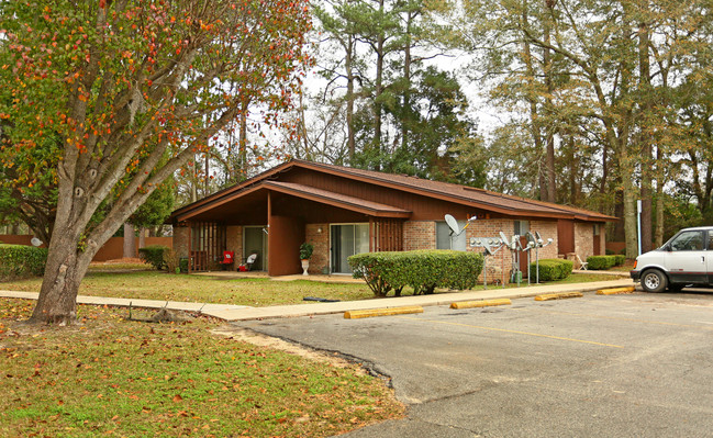 The Grove Apartments in Monticello, FL - Foto de edificio - Building Photo