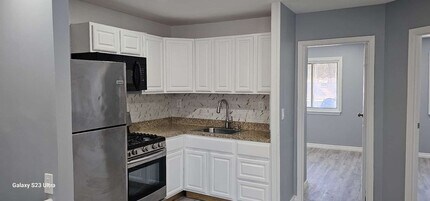 12 Cypress St in Yonkers, NY - Building Photo - Building Photo