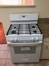 4047 160th St in Lawndale, CA - Foto de edificio - Building Photo