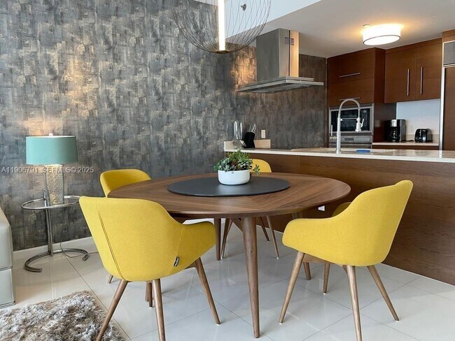 485 Brickell Ave in Miami, FL - Building Photo - Building Photo