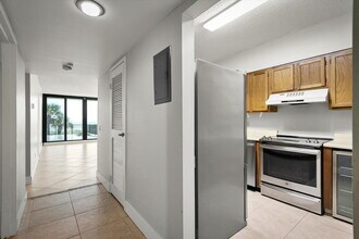 601 1st St S in Jacksonville, FL - Foto de edificio - Building Photo