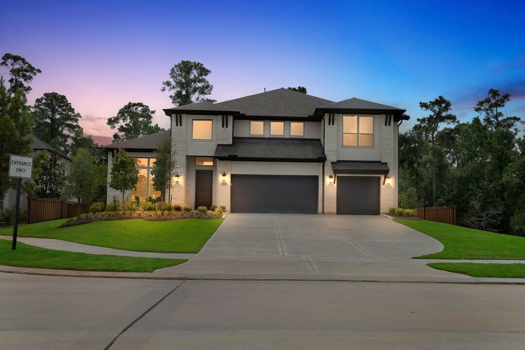 8546 Burdekin Rd in Magnolia, TX - Foto de edificio