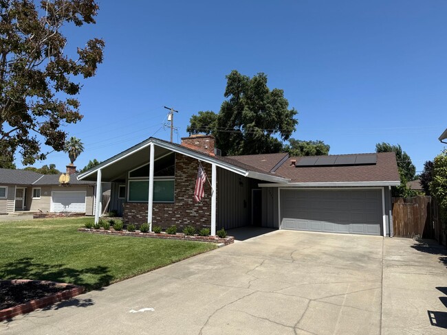 property at 1511 Deerwood St