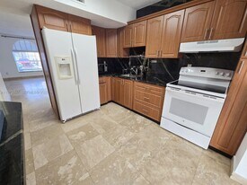 7211 W 24th Ave in Hialeah, FL - Building Photo