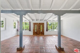 10440 Johanna Ave in Los Angeles, CA - Building Photo - Building Photo