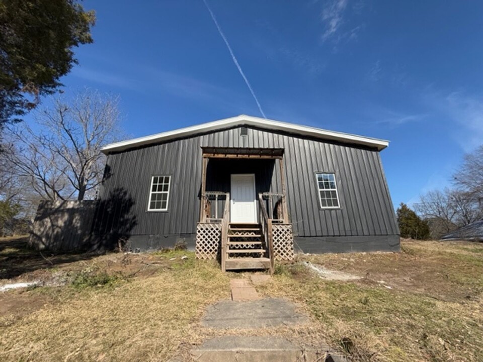 200 N Court St in Water Valley, MS - Building Photo