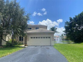 241 E Bayridge Dr in Weston, FL - Building Photo
