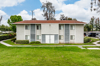 Redlands West in Redlands, CA - Building Photo - Building Photo