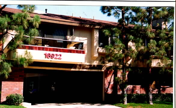 16922 Lynn St in Huntington Beach, CA - Building Photo - Building Photo