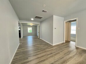 150 Huisache St in Lake Jackson, TX - Building Photo - Building Photo