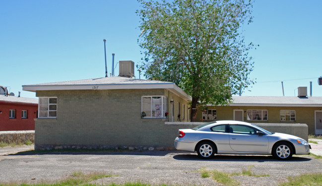 1317 St Johns Dr in El Paso, TX - Building Photo - Building Photo