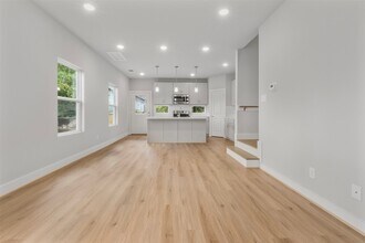 1222 E 33rd St in Houston, TX - Building Photo - Building Photo