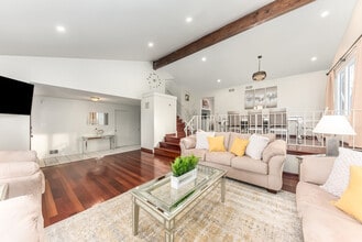 8526 W 107th St, Unit SI ID1285090P in Palos Hills, IL - Foto de edificio - Building Photo