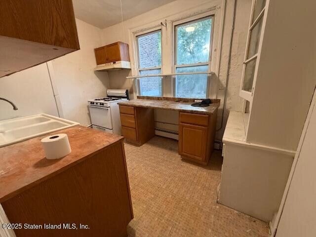 property at 202 Bay St