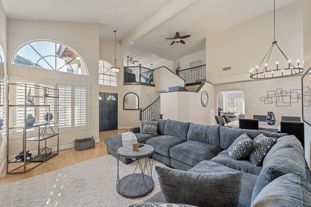 27813 Firebrand Dr in Castaic, CA - Building Photo