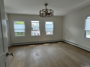 253 W Market St in Long Beach, NY - Building Photo - Building Photo