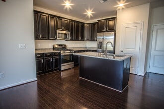 1516 Ribbon Limestone Ter SE, Unit 1516 in Leesburg, VA - Building Photo - Building Photo