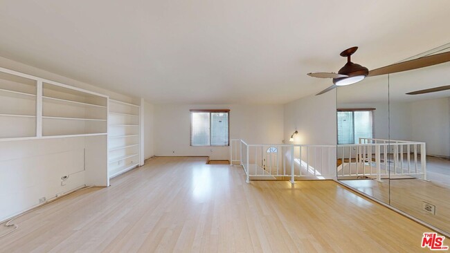 4660 Coldwater Canyon Ave in Los Angeles, CA - Foto de edificio - Building Photo