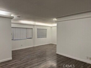 5851 Satsuma Ave in Los Angeles, CA - Building Photo - Building Photo