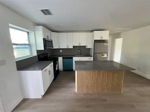 422 SW 4th Ave in Delray Beach, FL - Building Photo - Building Photo