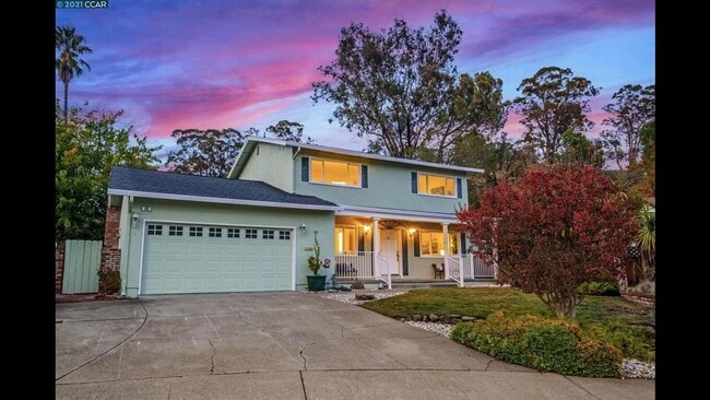 property at 60 Deerhaven Pl