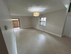 11487 SW 109th Rd in Miami, FL - Building Photo - Building Photo