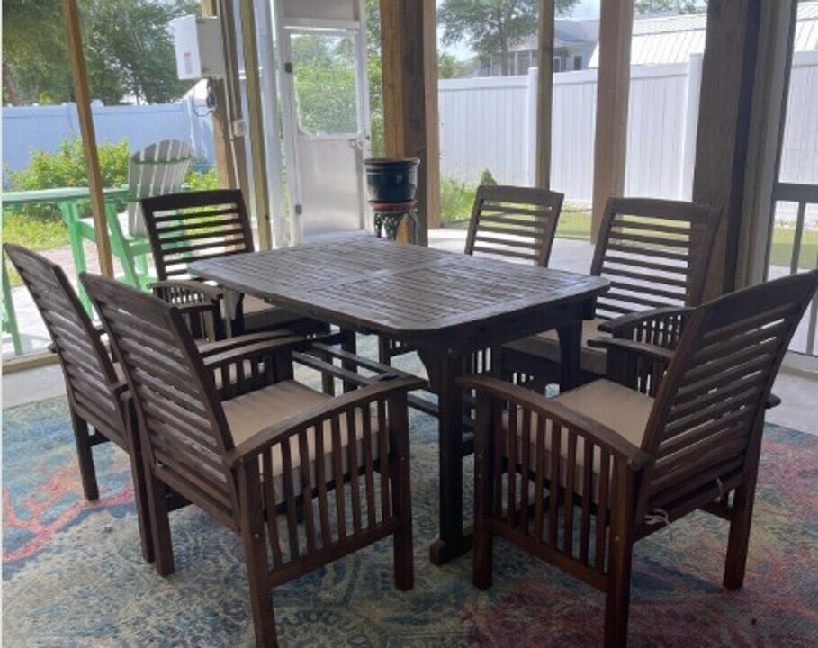 127 NE 34th St in Oak Island, NC - Building Photo