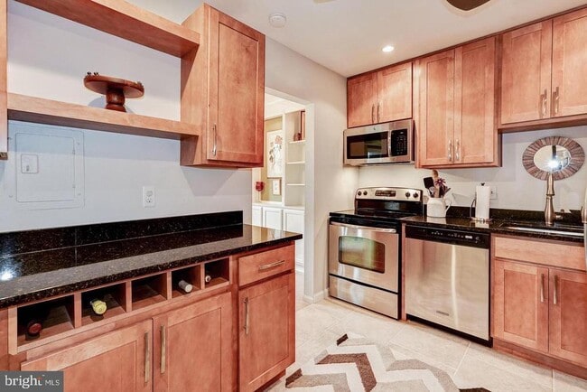 property at 9702 Kingsbridge Dr