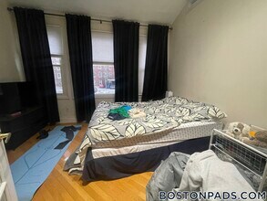 1689 Beacon St in Brookline, MA - Building Photo - Building Photo