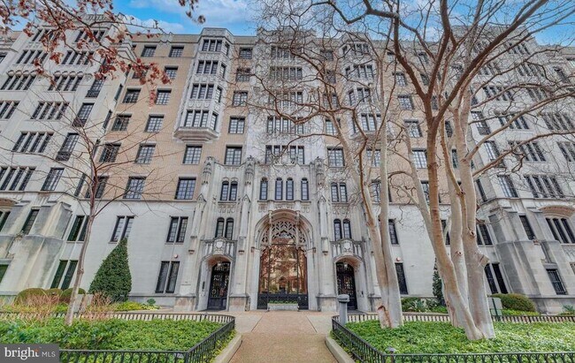 1701 16th St NW in Washington, DC - Foto de edificio - Building Photo