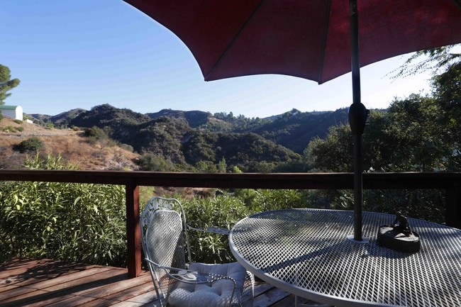 1620 Old Topanga Canyon Rd, Unit 10J in Topanga, CA - Building Photo - Building Photo