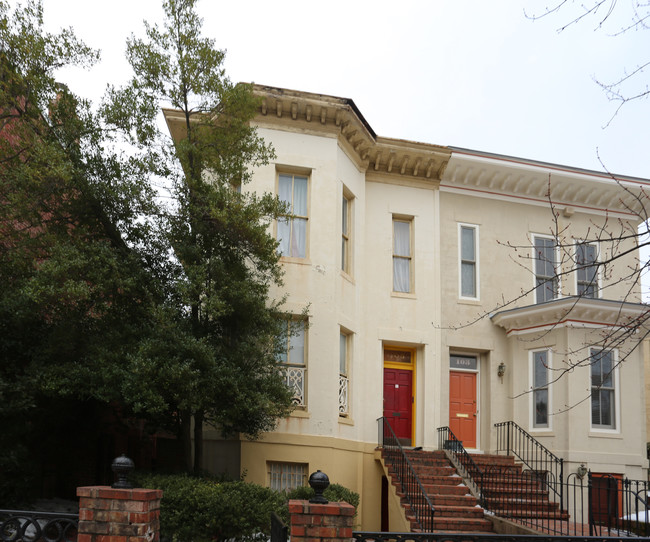 105 6th St NE in Washington, DC - Building Photo - Building Photo