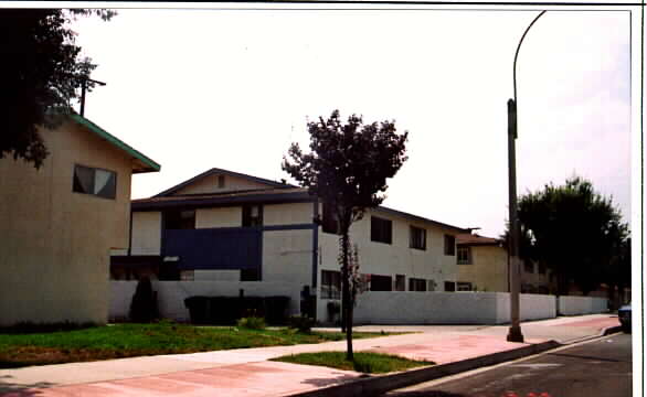 1148 E Flora St in Ontario, CA - Building Photo