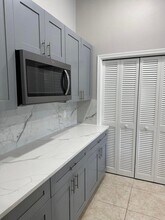 1925 Shower Tree Way in Wellington, FL - Building Photo - Building Photo