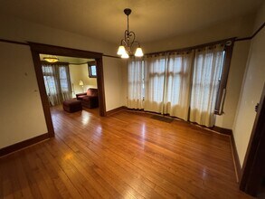 410 NE 56th Ave in Portland, OR - Building Photo - Building Photo