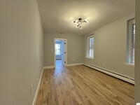 26 Bergen Ave, Unit 5 in Jersey City, NJ - Building Photo - Building Photo