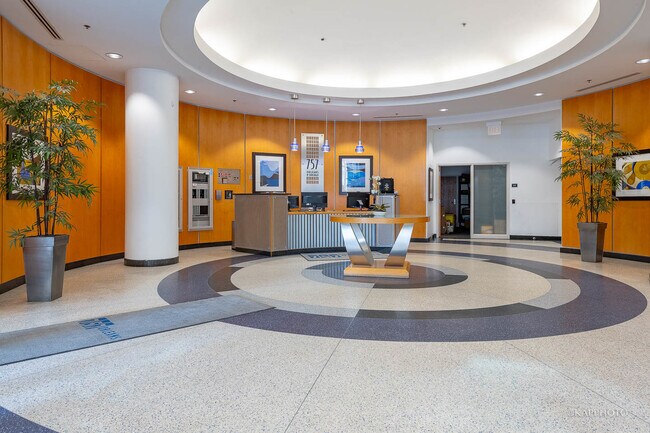 757 N Orleans St in Chicago, IL - Building Photo - Building Photo