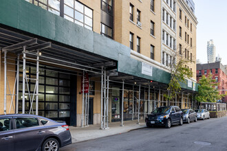 501 W 51st St in New York, NY - Building Photo - Building Photo